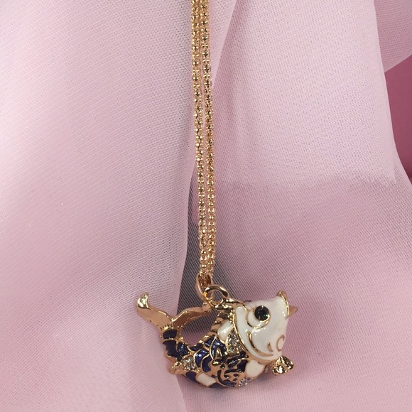 BLUE & CREAM KOI ENAMEL NECKLACE - Picture 5 of 5